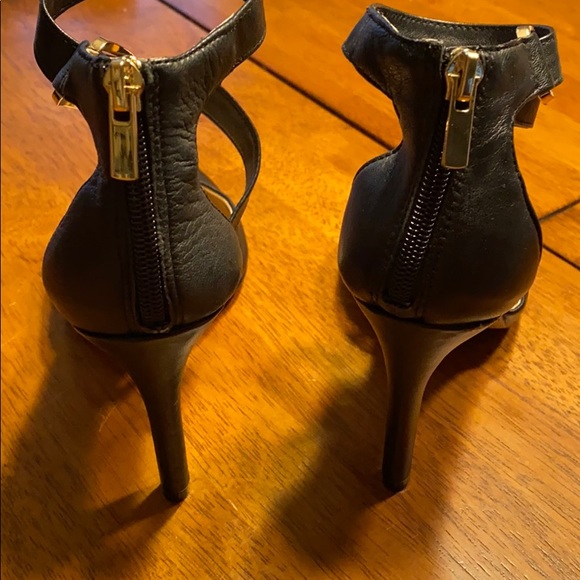 Banana Republic Black Pumps - Picture 4 of 8